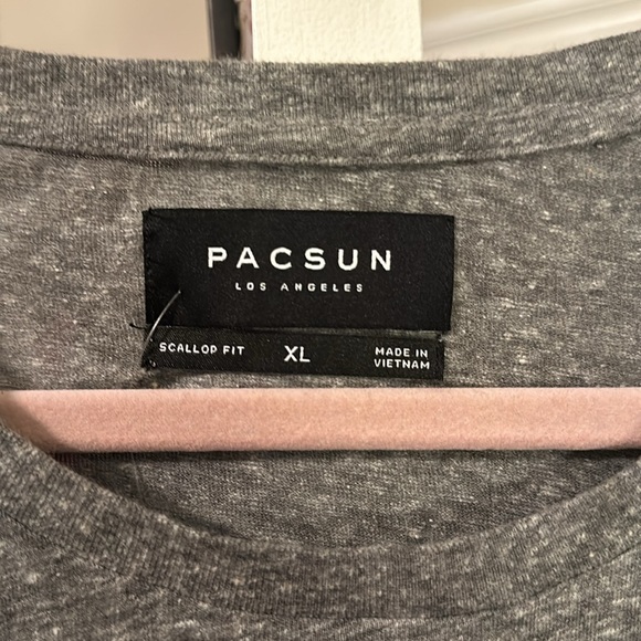 Men’s oversized basic Tee - Picture 3 of 5